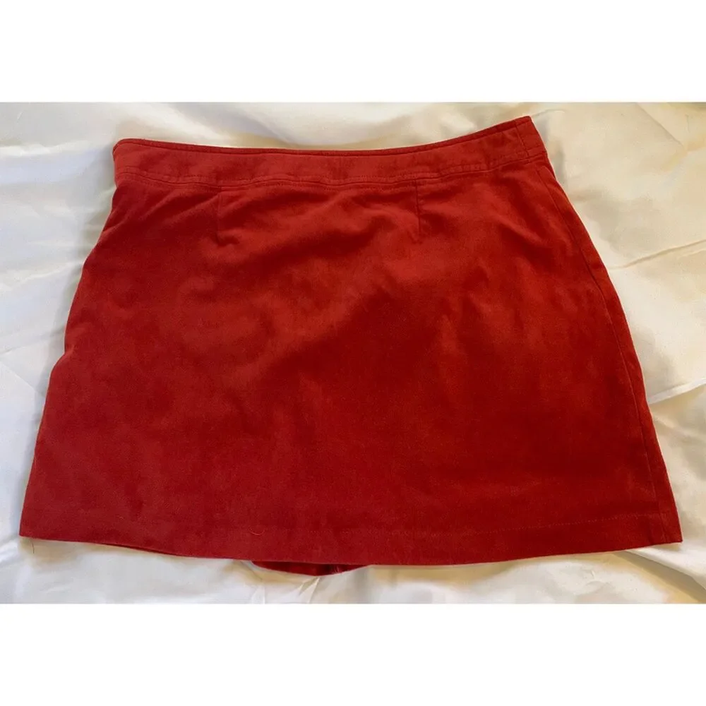 Forever 21 Burgundy Faux Suede Mini Skirt | Fall Preppy Academia Vibe